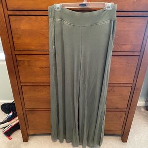 Wide leg pants